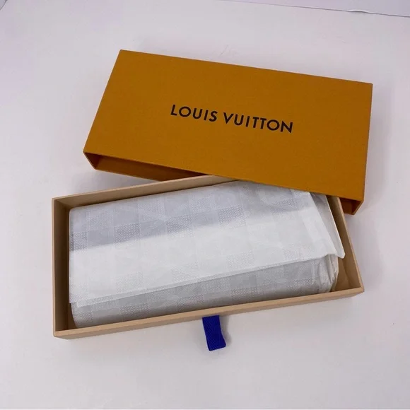 Louis Vuitton Porte Carte Credit Wallet - Picture 14 of 15
